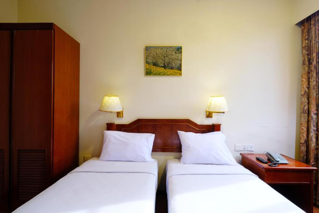 Hotel White Sand *